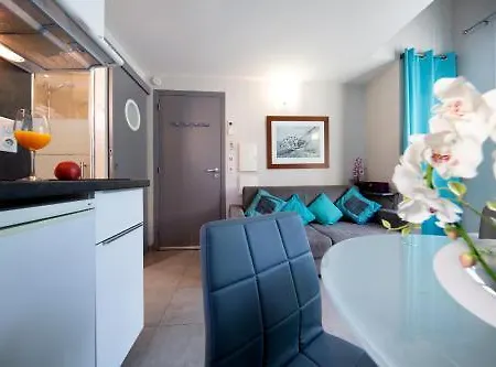 Etoile Apartment