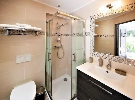 Etoile Apartment