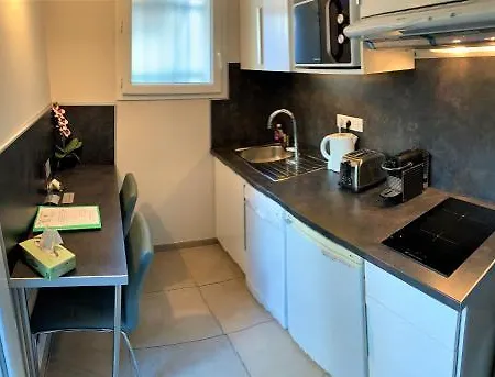 Etoile Apartment